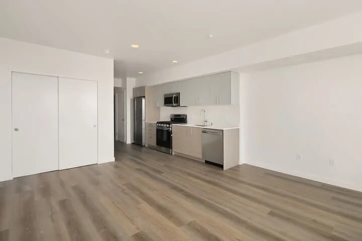 More Photos Of 9736 Greenwood Ave N, Seattle Apartments For Sale