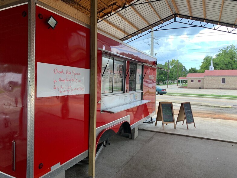 More Photos Of 300 E Magnolia Ave, Geneva Land For Sale