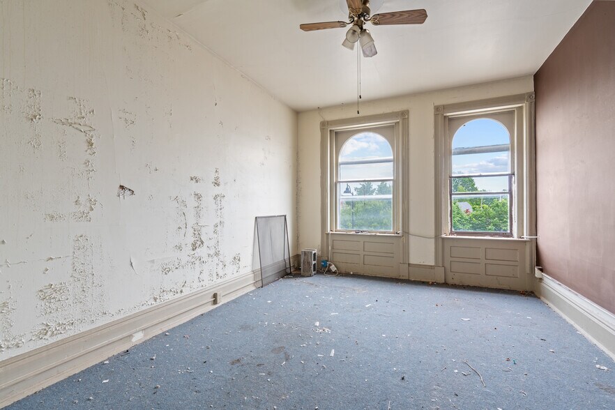 More Photos Of , Utica Unknown For Sale