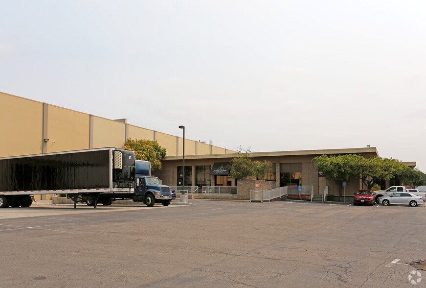 More Photos Of 2009-2021 Farallon Dr, San Leandro Warehouse For Lease