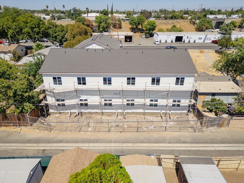 More Photos Of 40 W 13th St, Merced Apartments For Sale