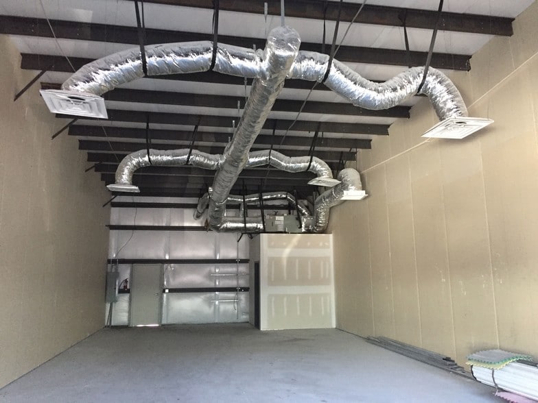 More Photos Of 6626 Gordon Rd, Wilmington Office For Sale