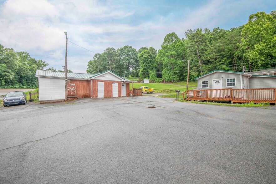 More Photos Of , Sharps Chapel Specialty For Sale