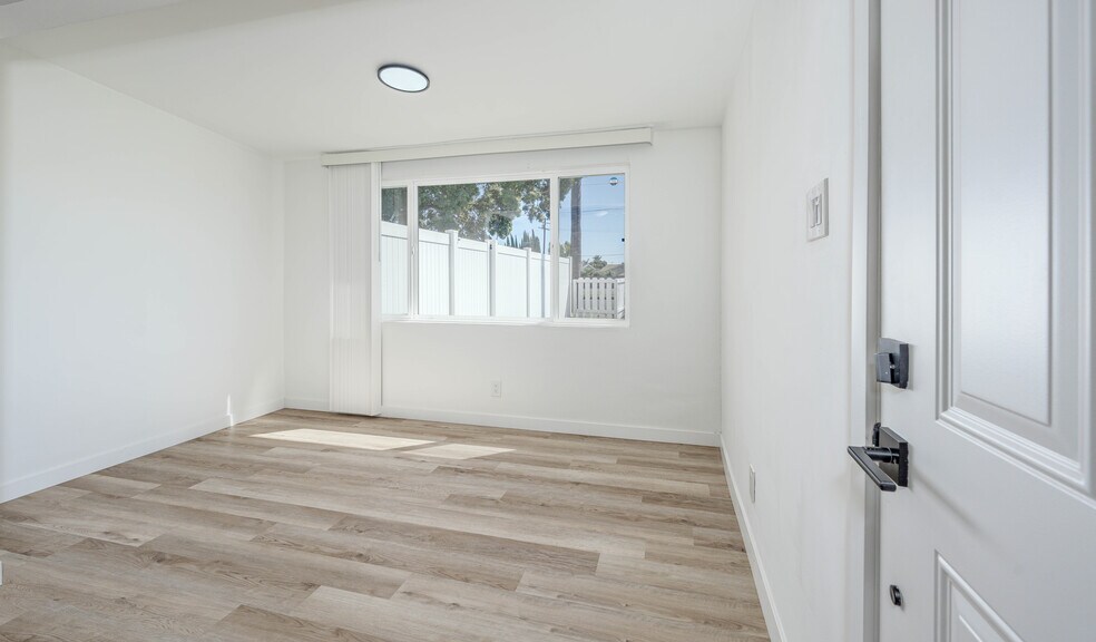 More Photos Of 4301 W Lilac Ave, Santa Ana Multifamily For Sale