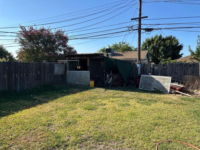 More Photos Of 3620 Elkhorn Blvd, North Highlands Dormitory For Sale