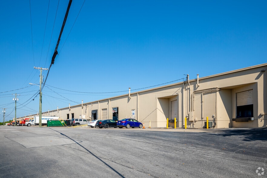 More Photos Of 600-623 Airpark Center Dr, Nashville Warehouse For Lease