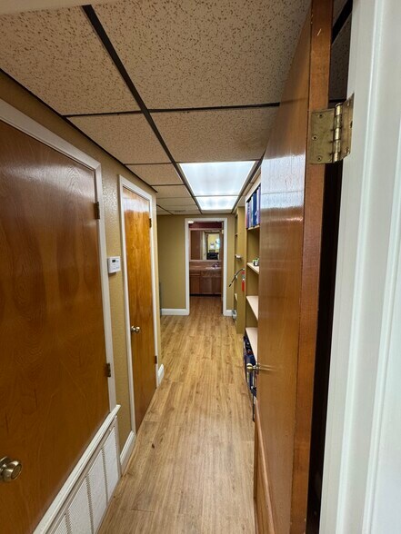 More Photos Of 2038 Saratoga Blvd, Corpus Christi Warehouse For Lease