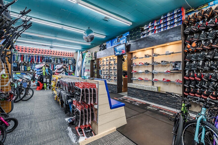 More Photos Of 4901 49 ave, Lloydminster Storefront For Sale