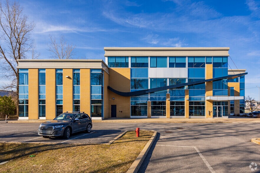 More Photos Of 4255 Boul Lapinière, Brossard Office For Lease