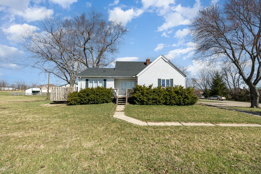 More Photos Of 7195 Singer Rd, Dayton Horse Stables For Sale