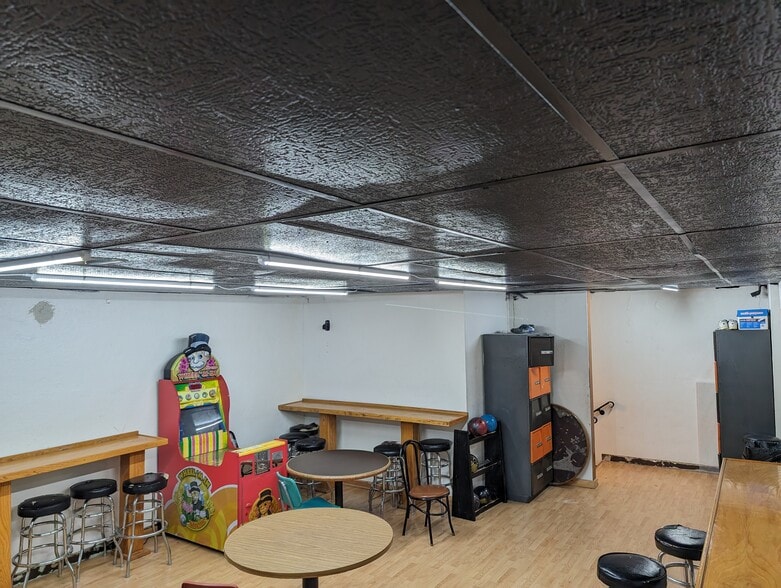 More Photos Of 124 W Boston St, Brookfield Bowling Alley For Sale