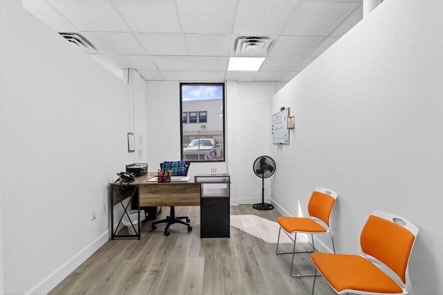 More Photos Of 129 N 5th St, Fort Pierce Storefront Retail Residential For Lease