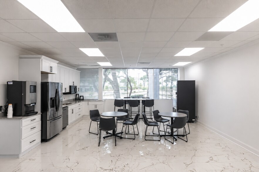 More Photos Of 4320 N Belt Line Rd, Irving Unknown For Lease