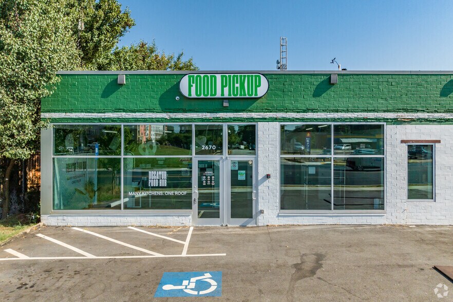 More Photos Of 2670 E College Ave, Decatur Freestanding For Lease