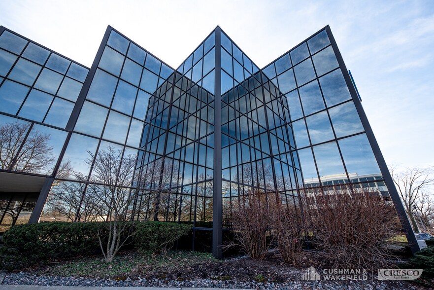 More Photos Of 24400 Chagrin Blvd, Beachwood Office For Lease