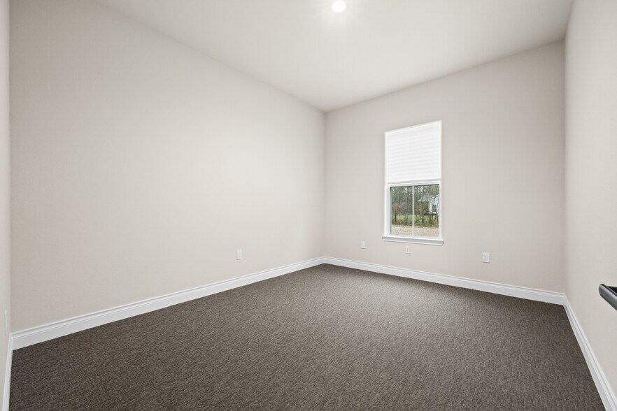 More Photos Of 19151 Oak Canyon Dr, Conroe Coworking Space