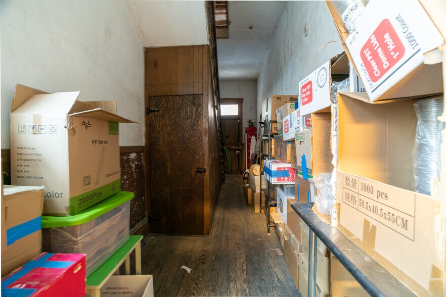 More Photos Of 217 W Main St, Washington General Retail For Sale