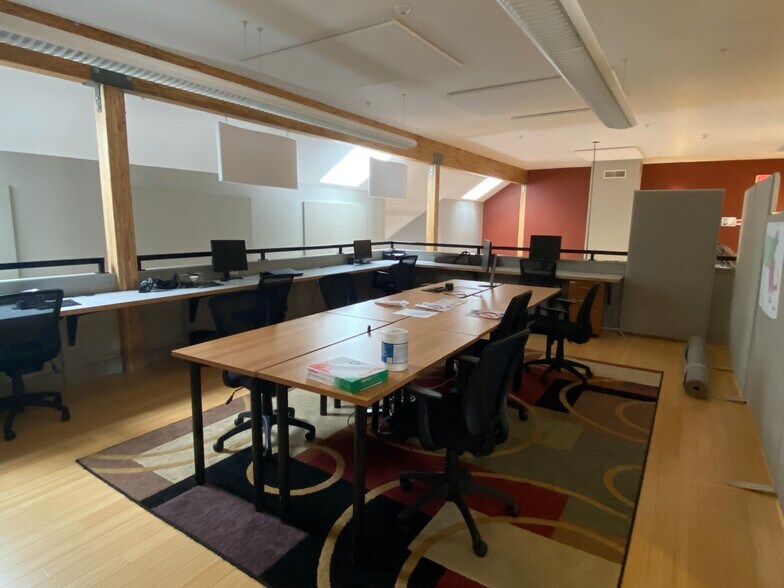 More Photos Of 15 Research Dr, Amherst Office For Sale