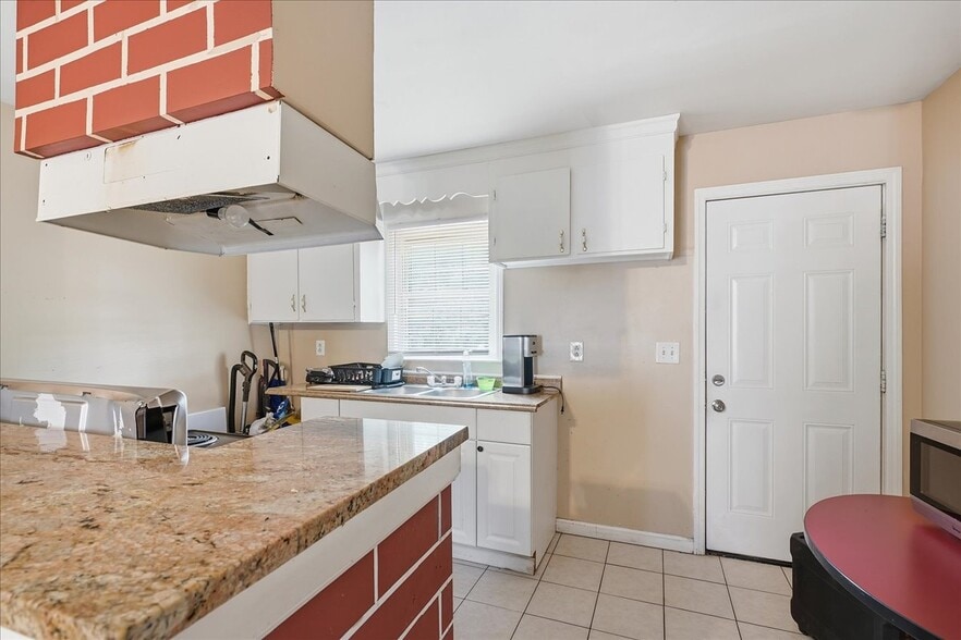 More Photos Of 18 Gandy Ave, Taylors Apartments For Sale