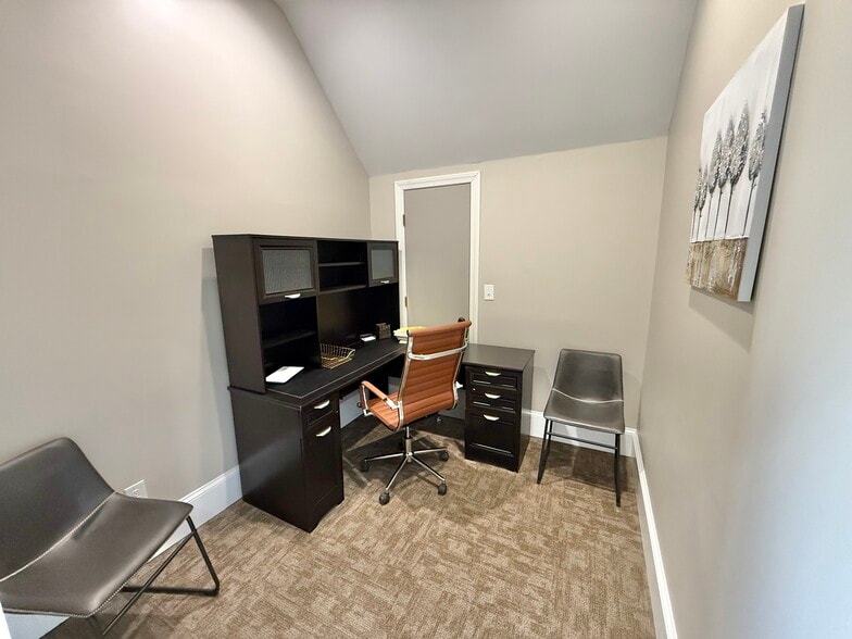 More Photos Of 204 Griffin Park Dr, Birmingham Office For Sale