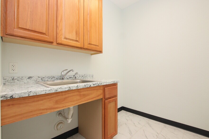 More Photos Of 1508 Dessau Ridge Ln, Austin Medical For Sale