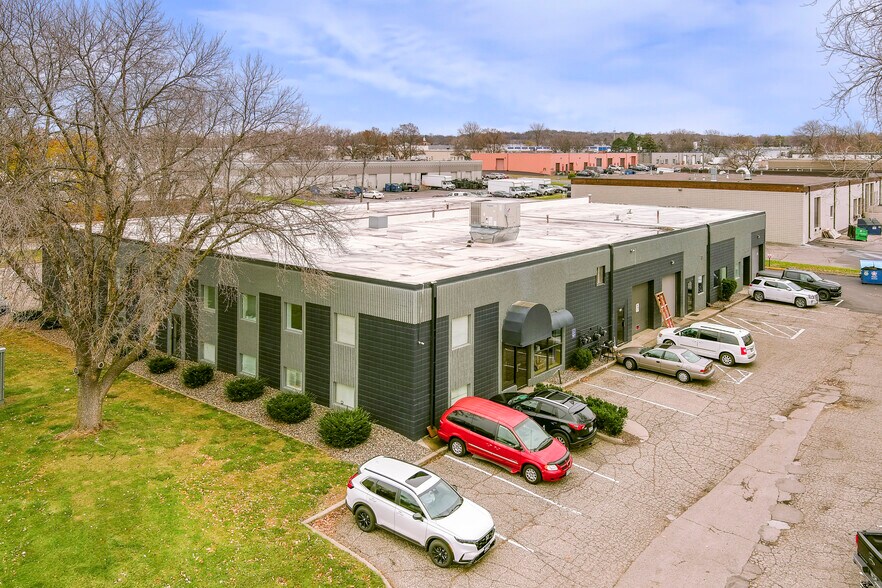 Primary Photo Of 1001 Cliff Rd E, Burnsville Warehouse For Lease