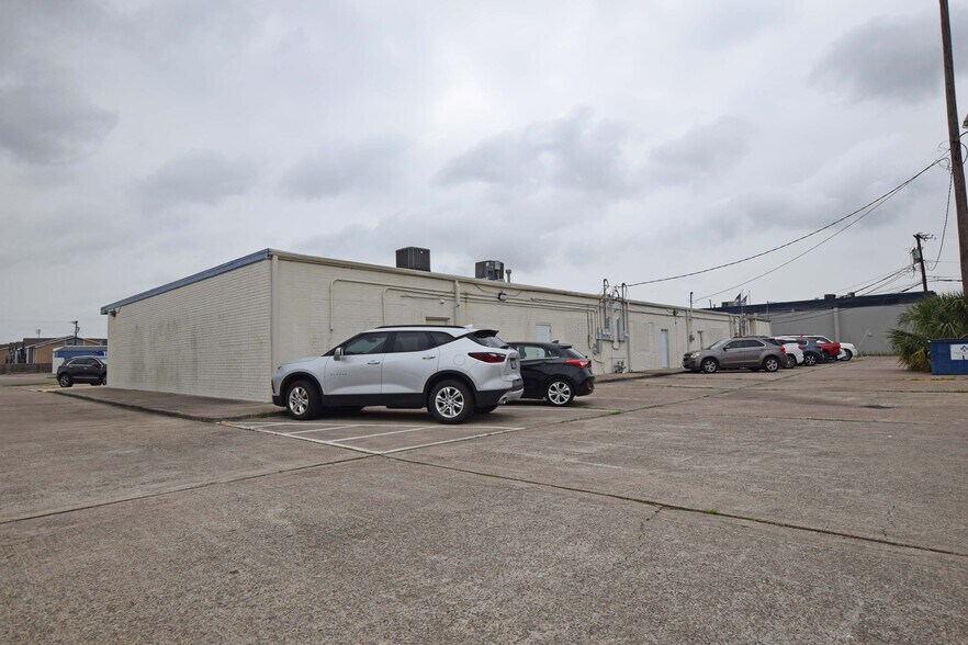 More Photos Of 2701-2835 Palmer Hwy, Texas City Unknown For Lease