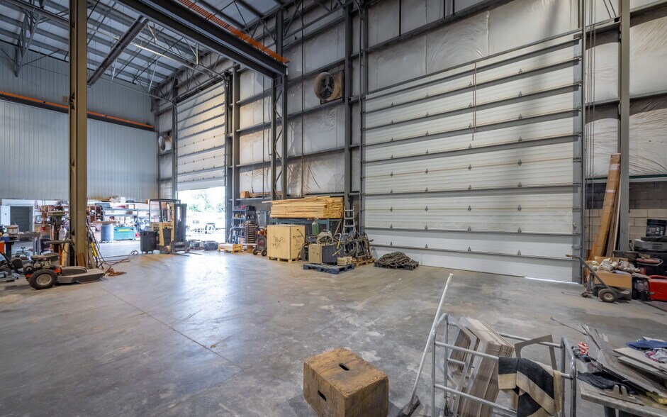 More Photos Of 29781 Fraser Hwy, Abbotsford Warehouse For Sale