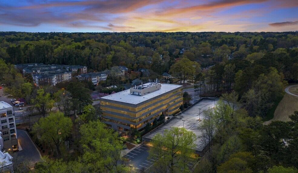 More Photos Of 2626 Glenwood Ave, Raleigh Office For Lease