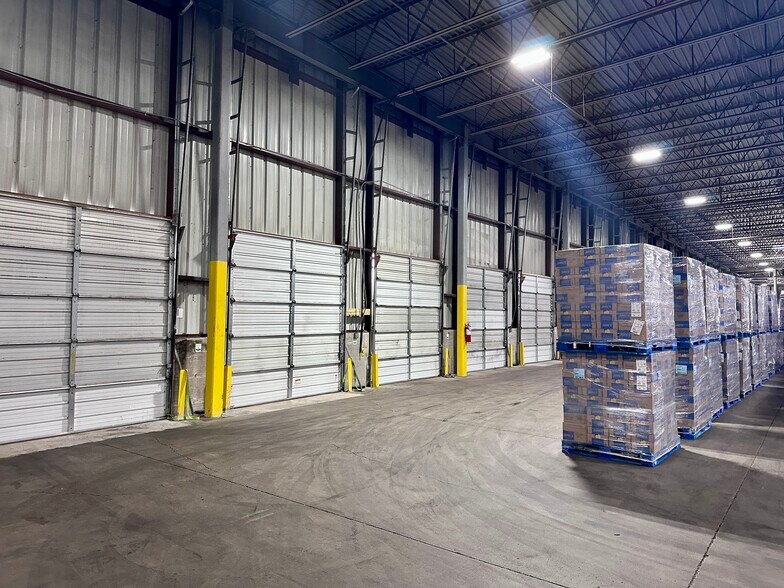 More Photos Of 1629 World Trade Center Loop, Laredo Distribution For Lease