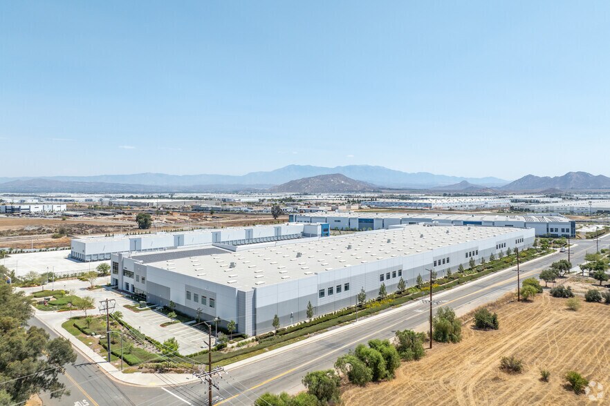 More Photos Of 19972 Patterson Ave, Perris Distribution For Lease