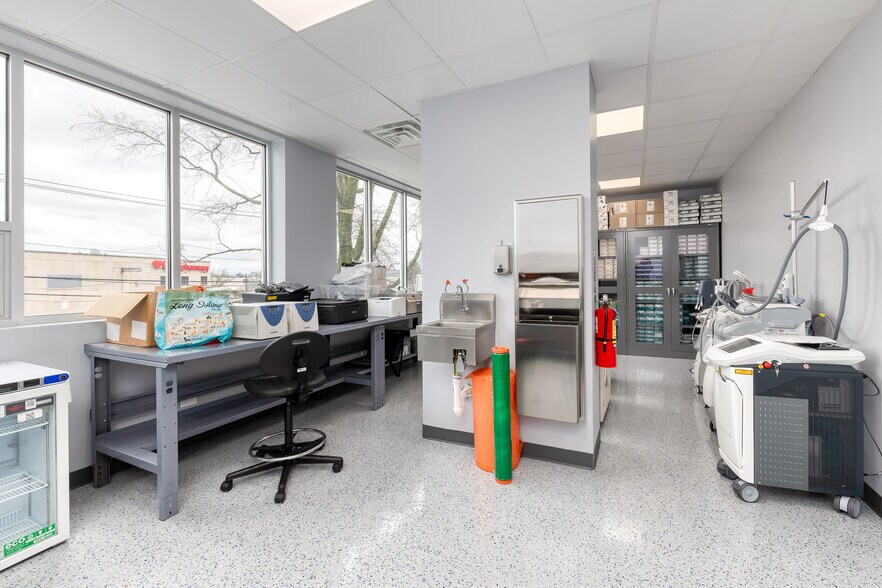 More Photos Of 2940 Lincoln Ave, Oceanside Medical For Sale