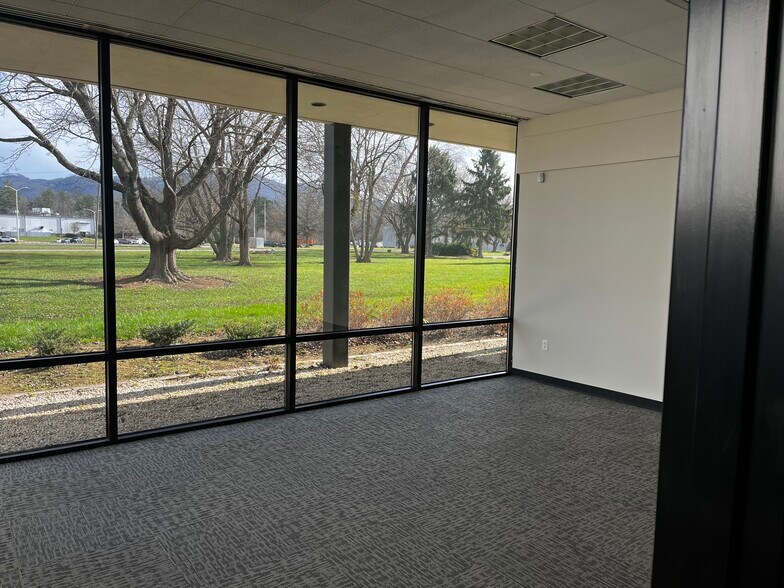 More Photos Of 145 Cane Creek Industrial Park Rd, Fletcher Warehouse For Lease