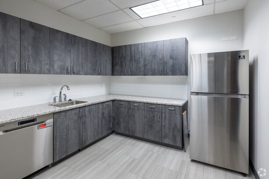 More Photos Of 216 16th St, Denver Office For Sale