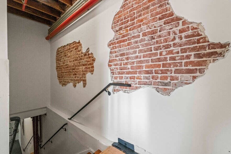 More Photos Of 5176 Santa Monica Blvd, Los Angeles Loft Creative Space For Lease