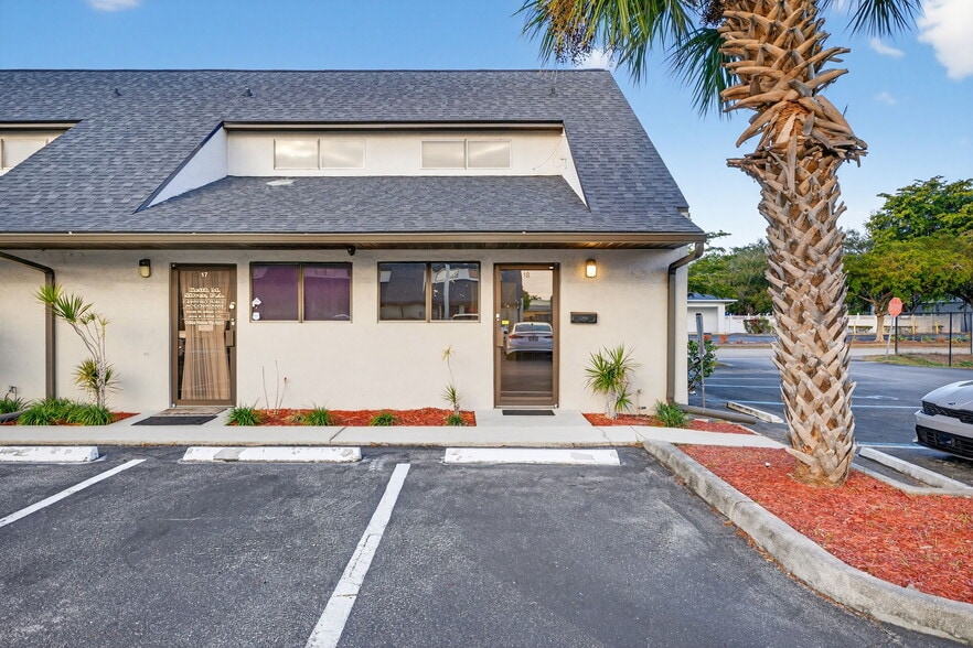 Primary Photo Of 5235 Ramsey Way, Fort Myers Office For Sale
