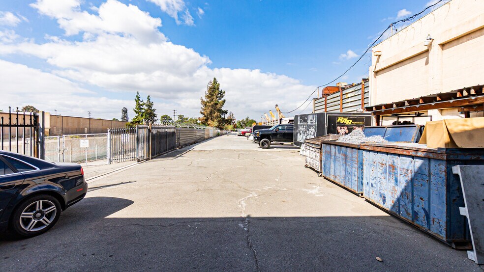 More Photos Of 280 S I St, San Bernardino Warehouse For Lease
