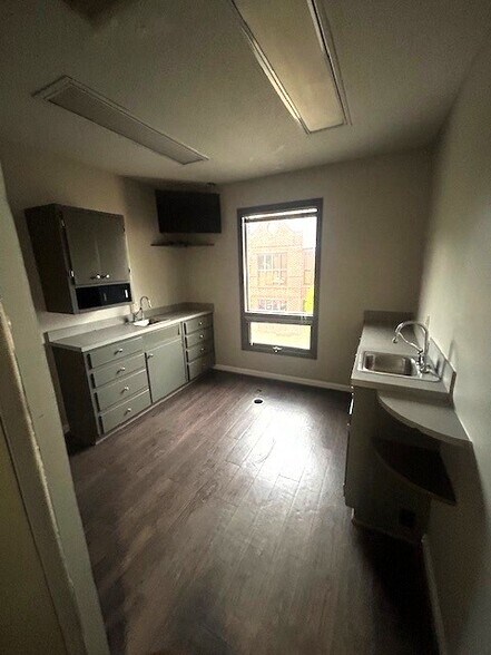 More Photos Of 223 1st St N, Alabaster Office For Sale