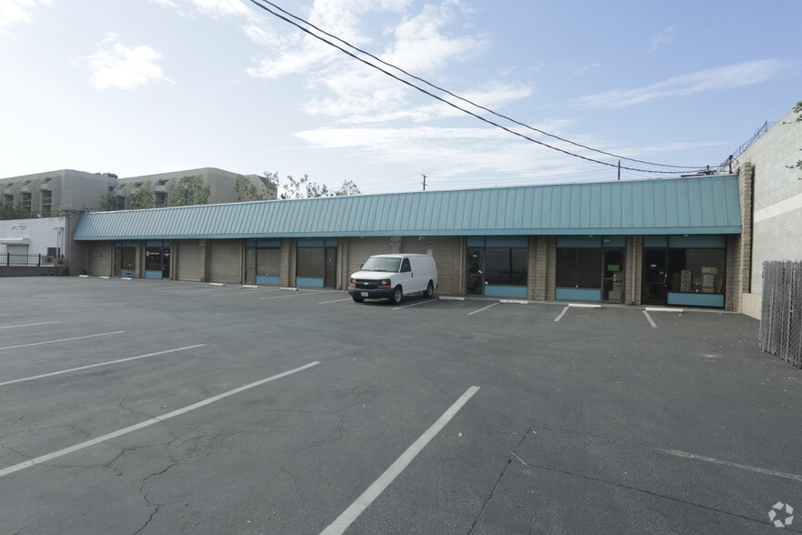Primary Photo Of 220-230 W Florence Ave, Inglewood Manufacturing For Lease