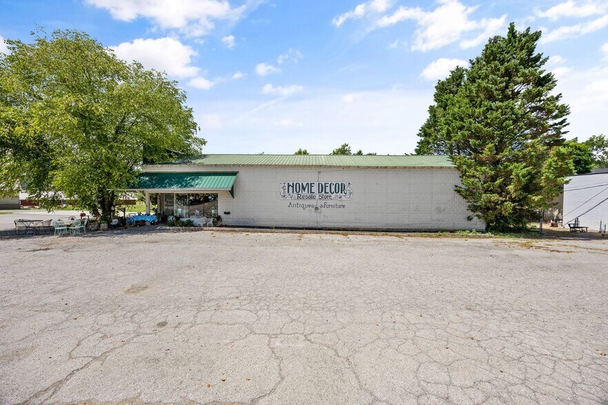 Primary Photo Of 6710 Morganton Rd, Greenback General Retail For Sale