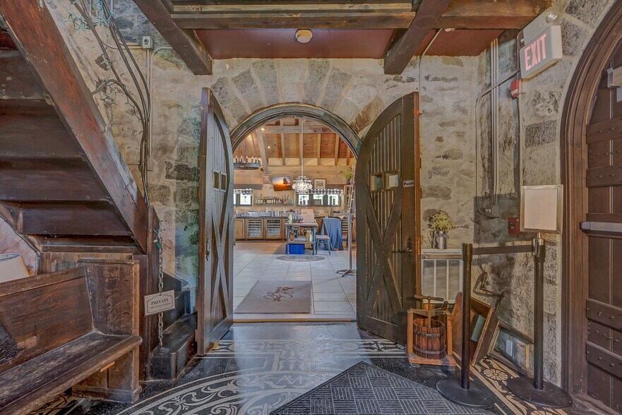 More Photos Of 1715 E Main St, Mohegan Lake Restaurant For Sale