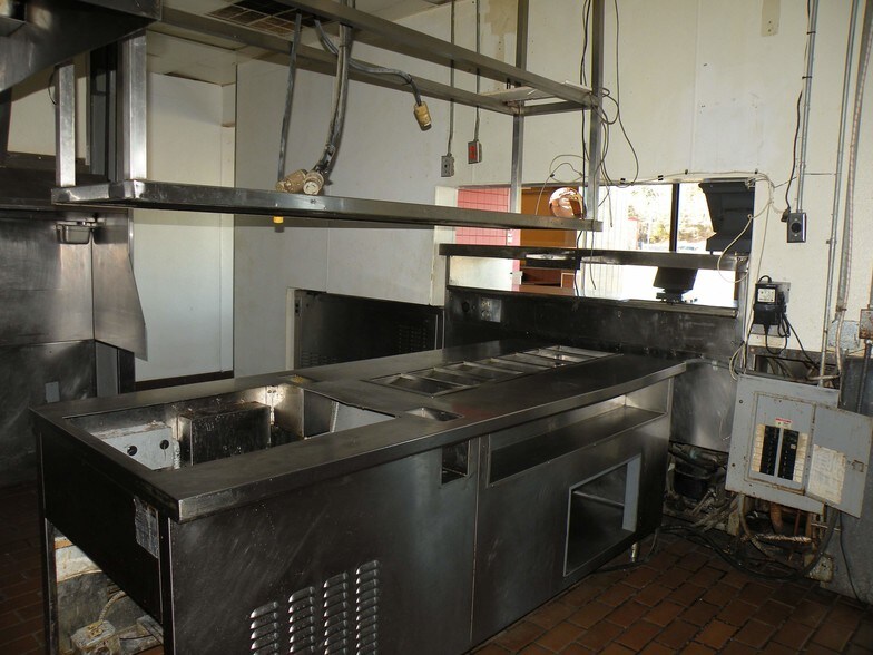 More Photos Of 634 Knox Blvd, Radcliff Restaurant For Sale