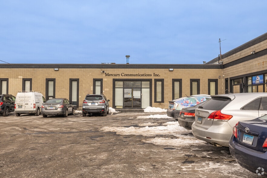 More Photos Of 300-350 Avon St, Stratford Warehouse For Lease