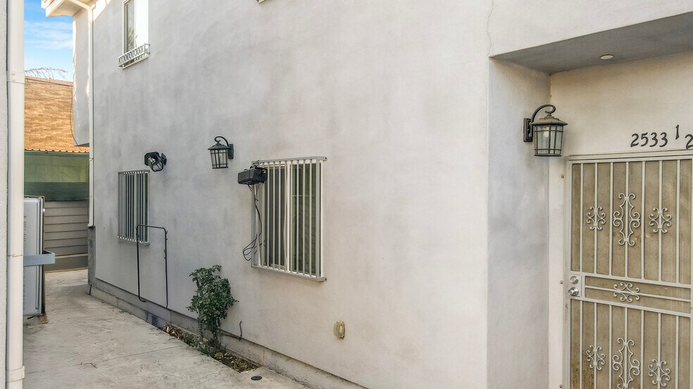 More Photos Of 2531 Folsom St, Los Angeles Apartments For Sale