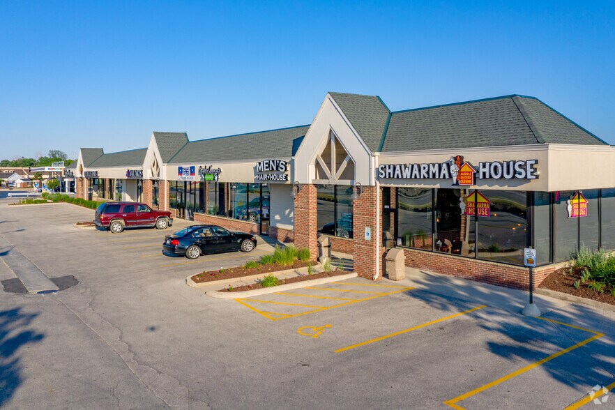 More Photos Of 17445 W Bluemound Rd, Brookfield Unknown For Lease