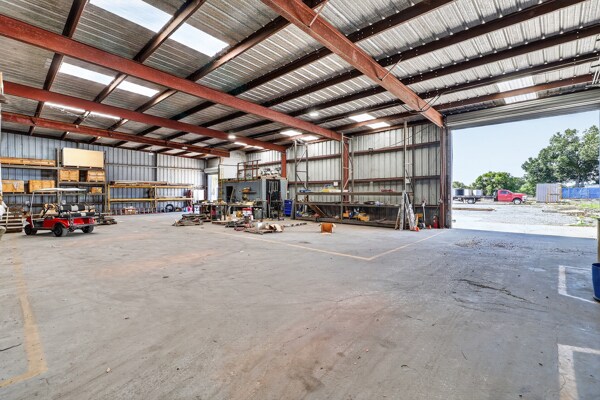More Photos Of 3145 US Highway 92 E, Lakeland Warehouse For Lease