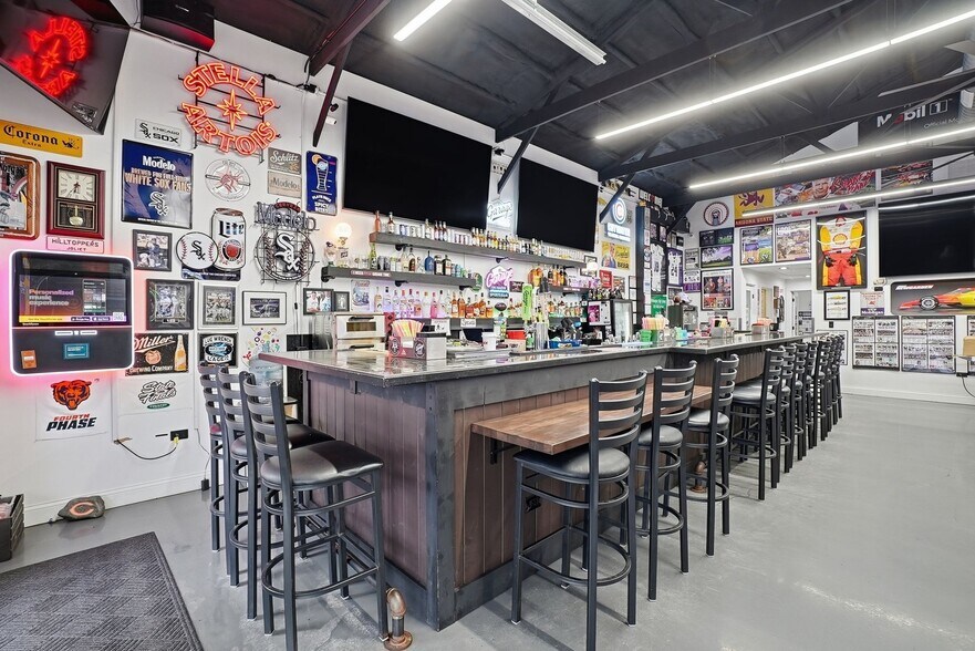 More Photos Of 116-118 S Water St, Wilmington Storefront Retail Office For Sale