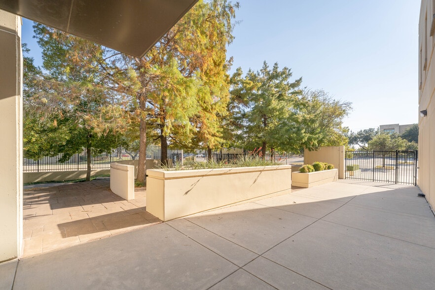 More Photos Of 2703 N Central Expy, Richardson Unknown For Lease