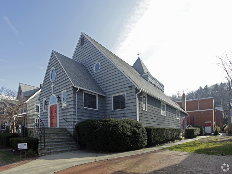 Primary Photo Of 130 Main St, Northport Religious Facility For Lease