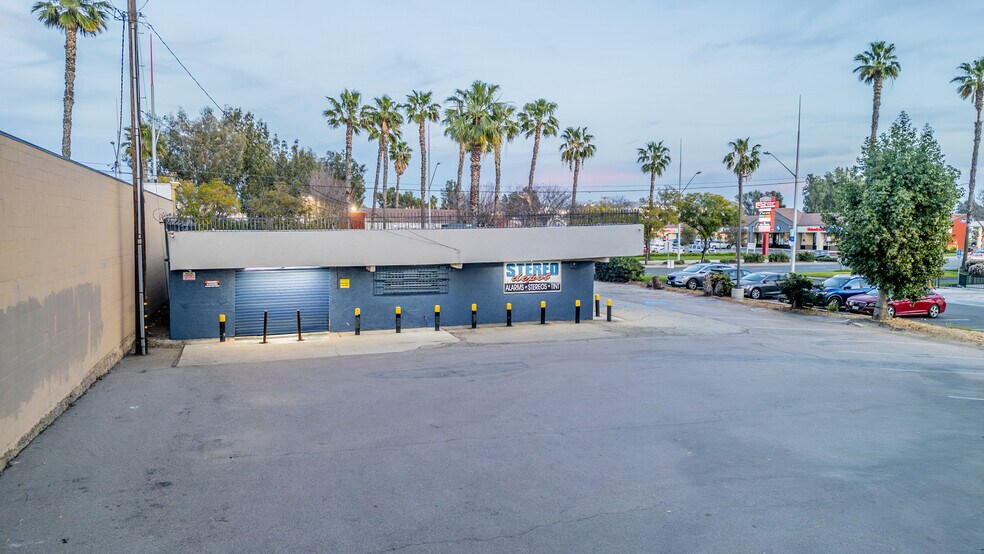 More Photos Of 620 N Main St, Corona General Retail For Sale